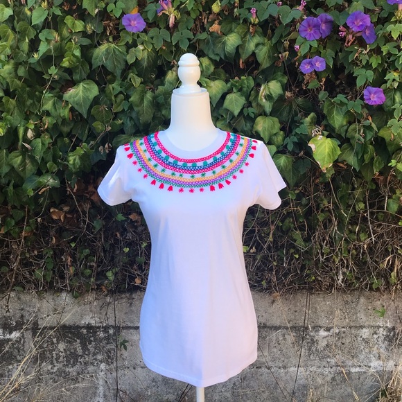 Mexican Enbroidered T-Shirt - Picture 1 of 4